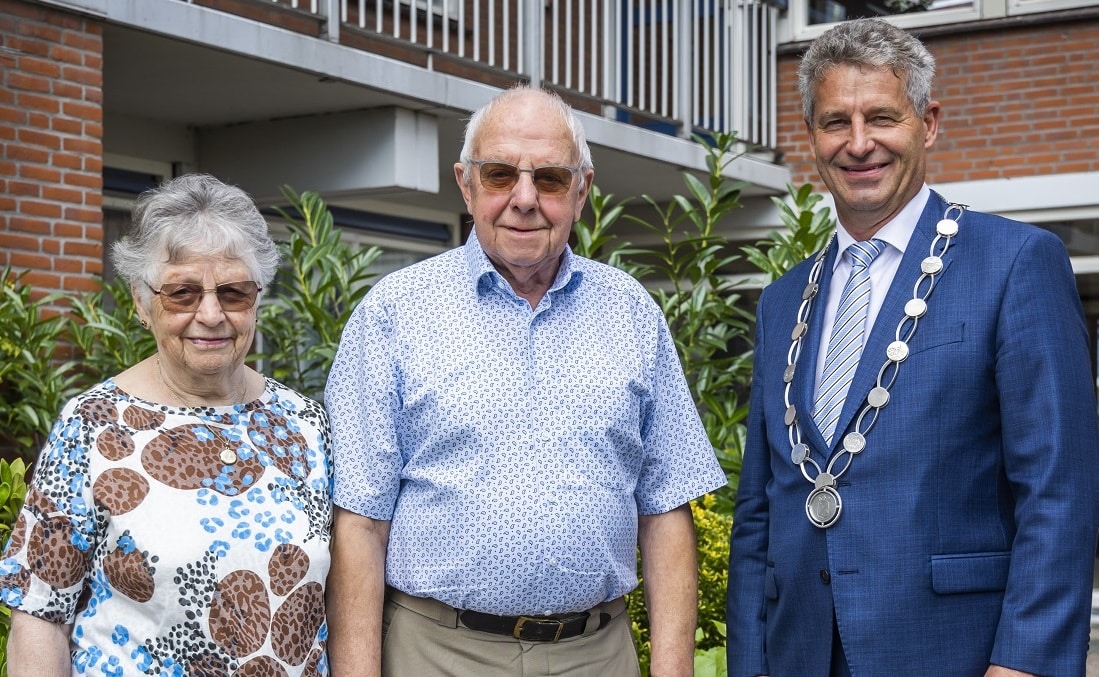 Echtpaar Sterrenburg Viert 65-jarig Huwelijksfeest · HG24